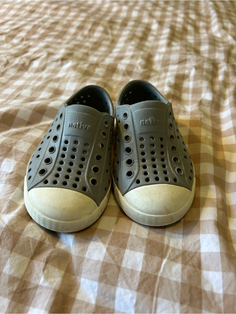 Native Kids Water Shoes Jefferson Slip-On - Gray and Off-White